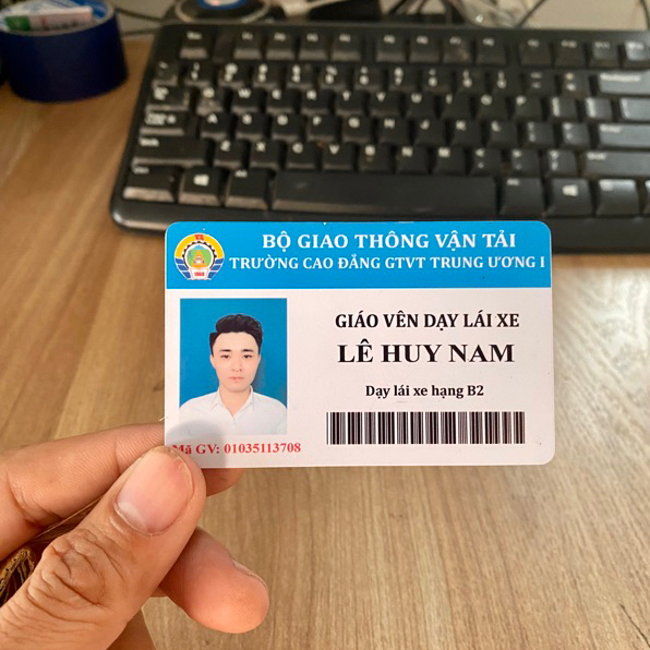 In Thẻ Nhựa Thẻ học sinh, thẻ công chức, thẻ viên chức,thẻ Nhân Viên Theo Yêu Cầu đ