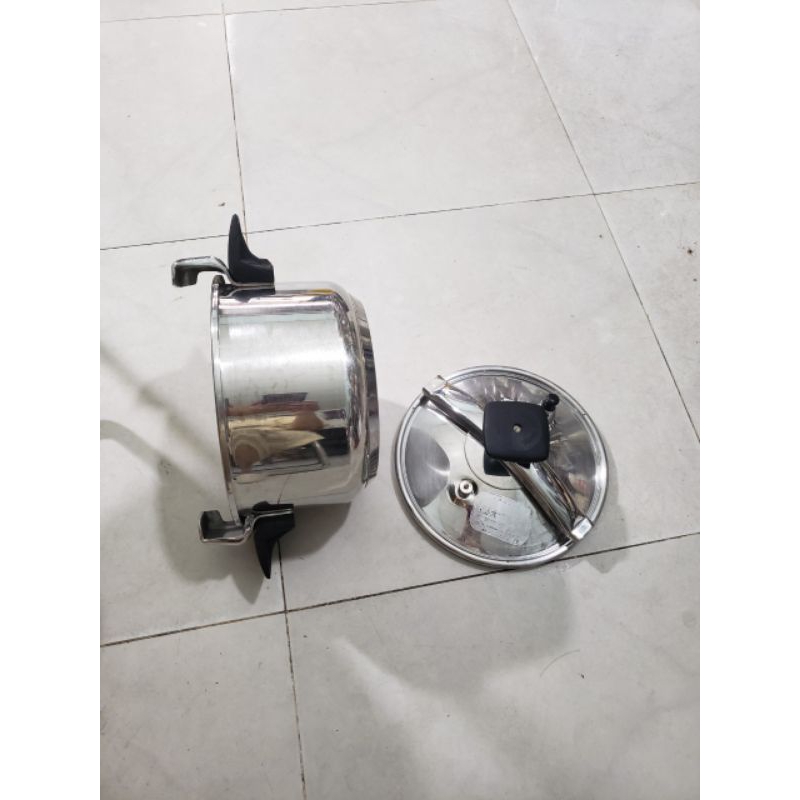 Nồi áp suất inox Bồ Đào Nha 4,5 lít, dùng bếp từ.