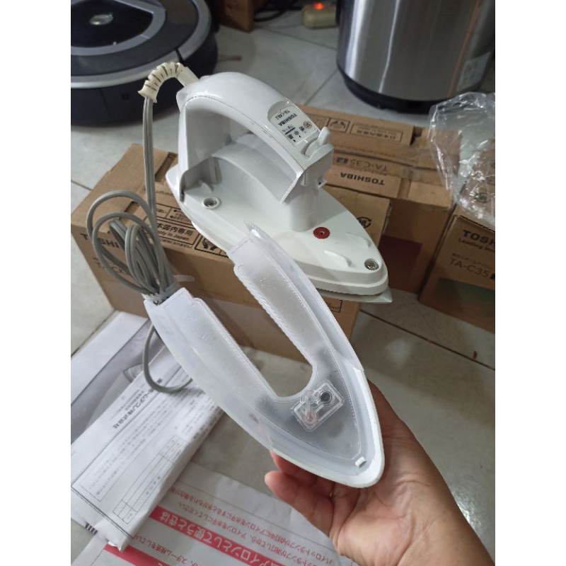 Bàn là hơi nước liền dây Nhật hiệu Toshiba