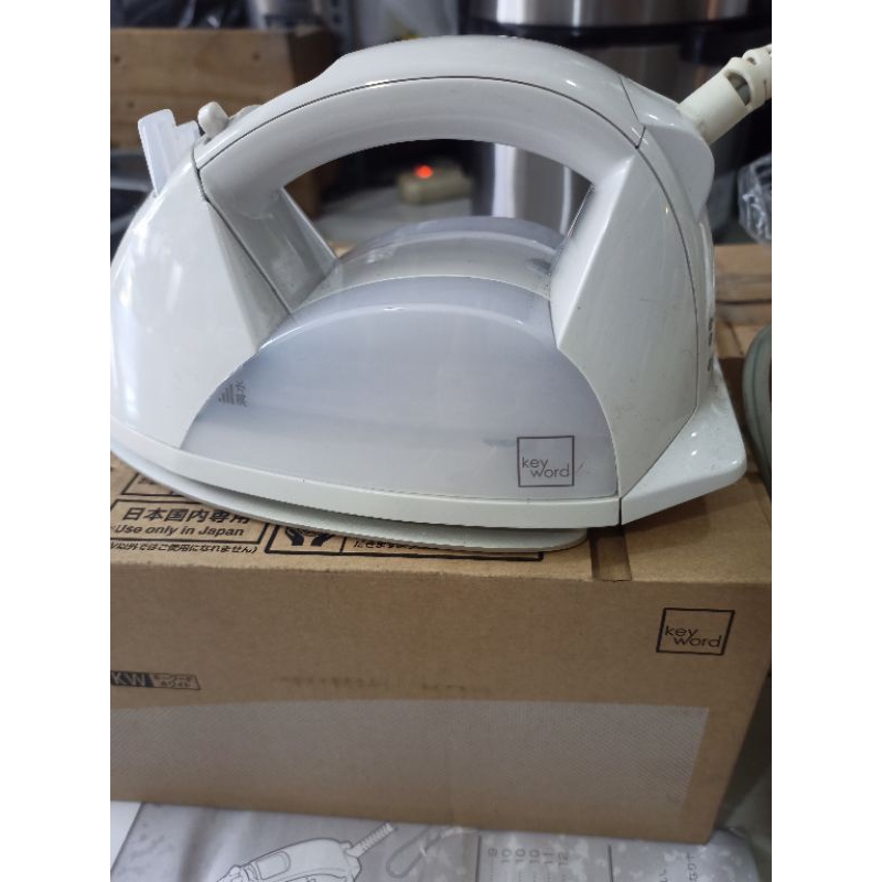 Bàn là hơi nước liền dây Nhật hiệu Toshiba