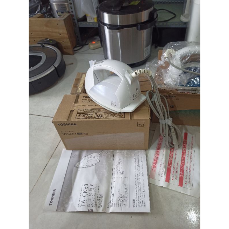 Bàn là hơi nước liền dây Nhật hiệu Toshiba