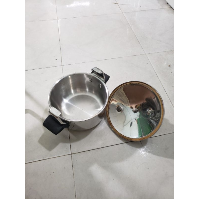 Nồi áp suất inox Bồ Đào Nha 4,5 lít, dùng bếp từ.