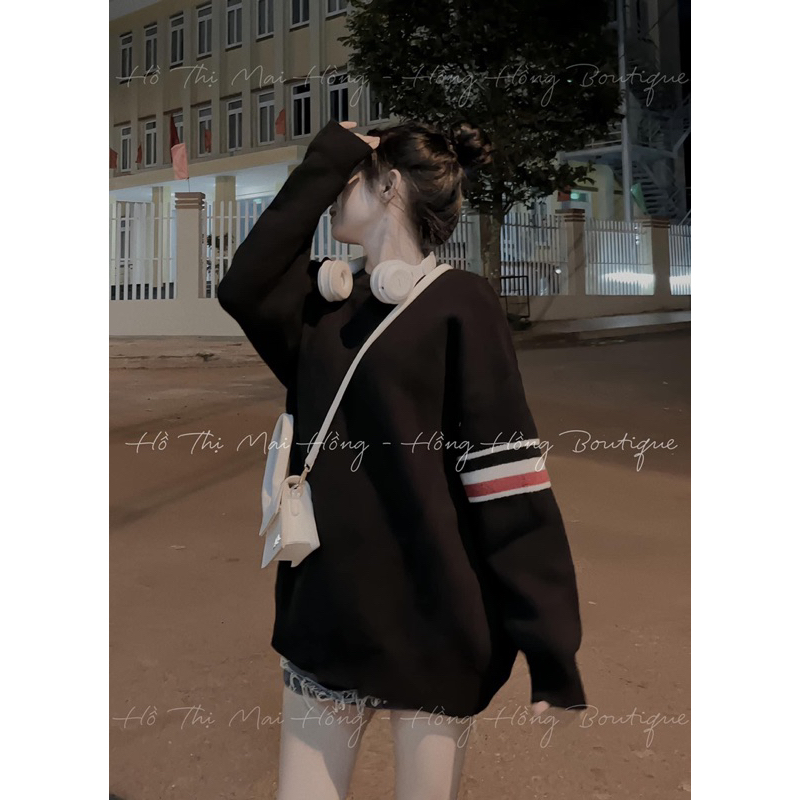 Áo Nỉ Cổ Tròn Sweater Vạch Tay