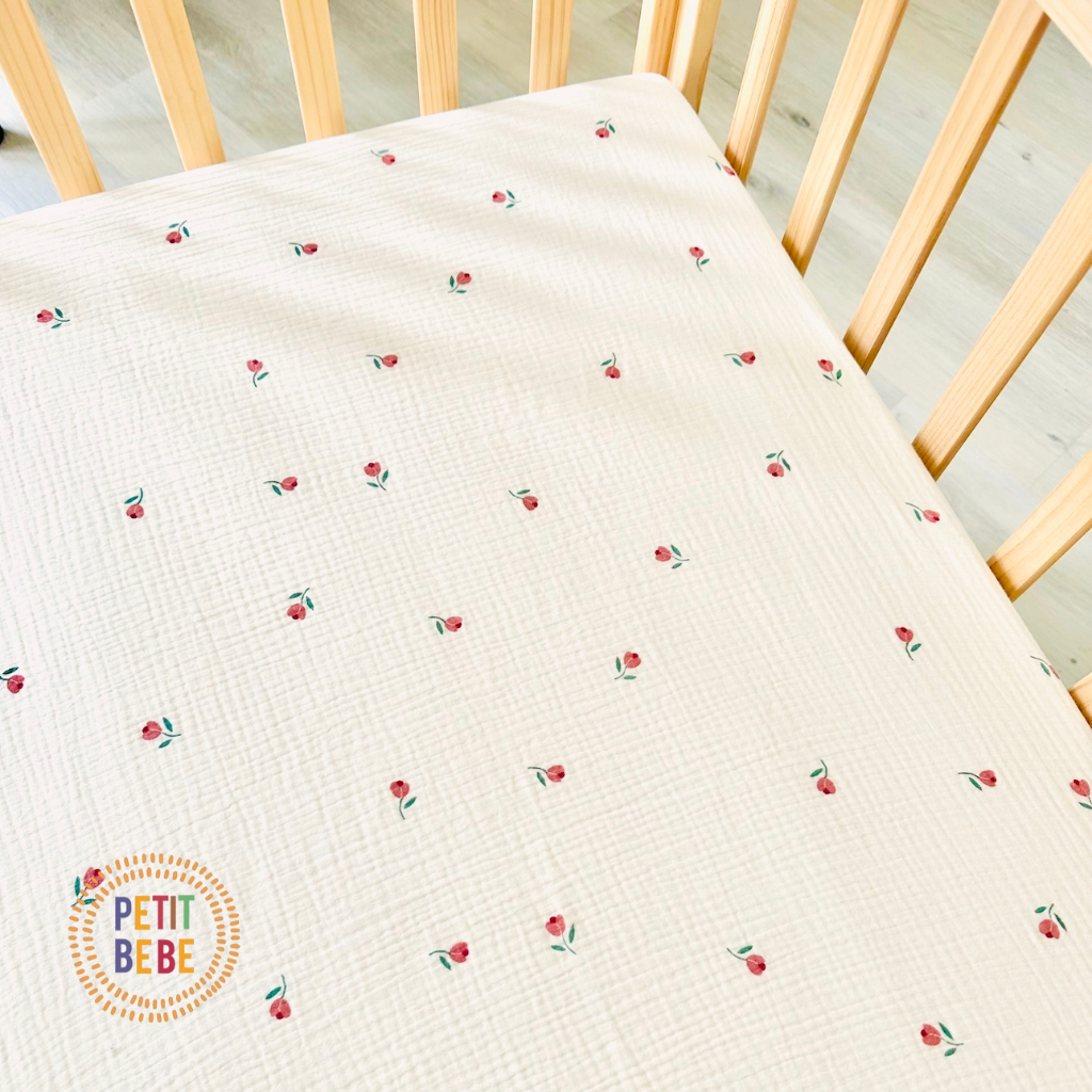 Ga bọc nệm cũi 62x114cm cho bé PETIT BEBE muslin bo chun họa tiết thiên nhiên