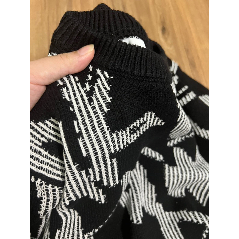 Áo len bé trai Đen Hoạ Tiết