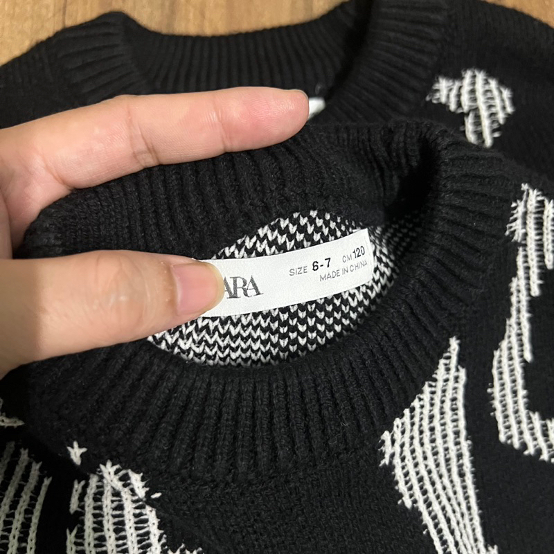 Áo len bé trai Đen Hoạ Tiết