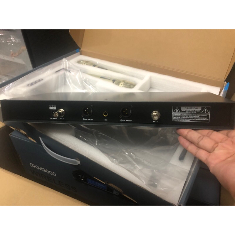 Micro karaoke không dây Sennheiser SKM-9000