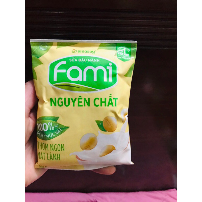 1 túi sữa đậu nành Fami  200ml