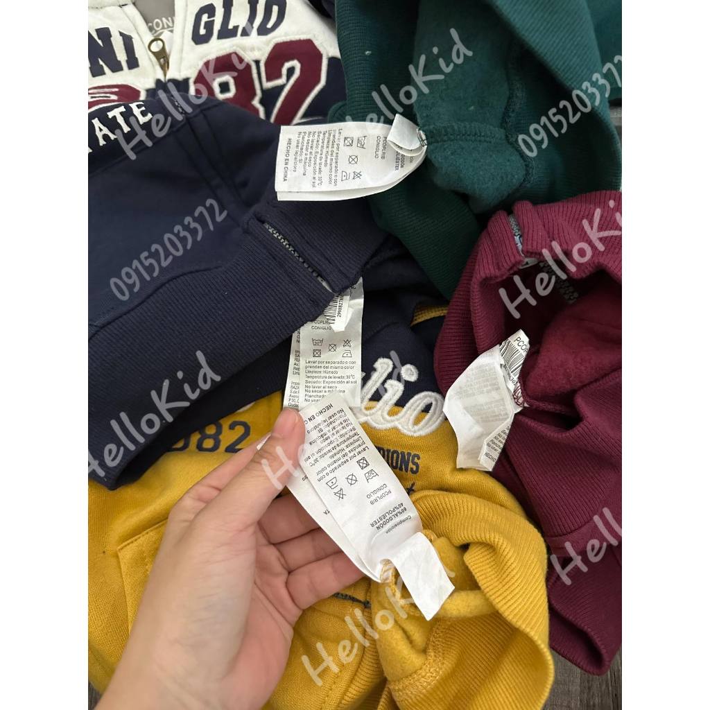 Áo khoác nỉ cologlio chữ thêu nổi cho bé