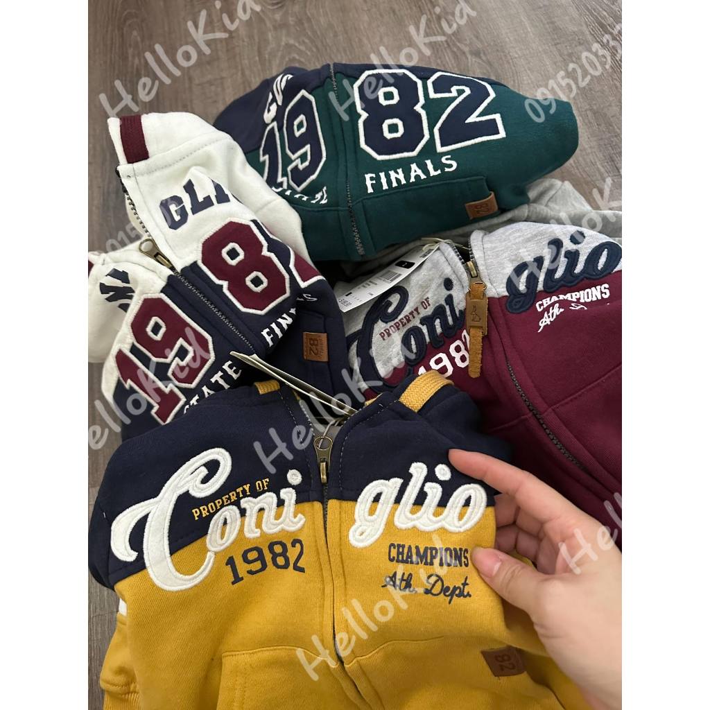 Áo khoác nỉ cologlio chữ thêu nổi cho bé