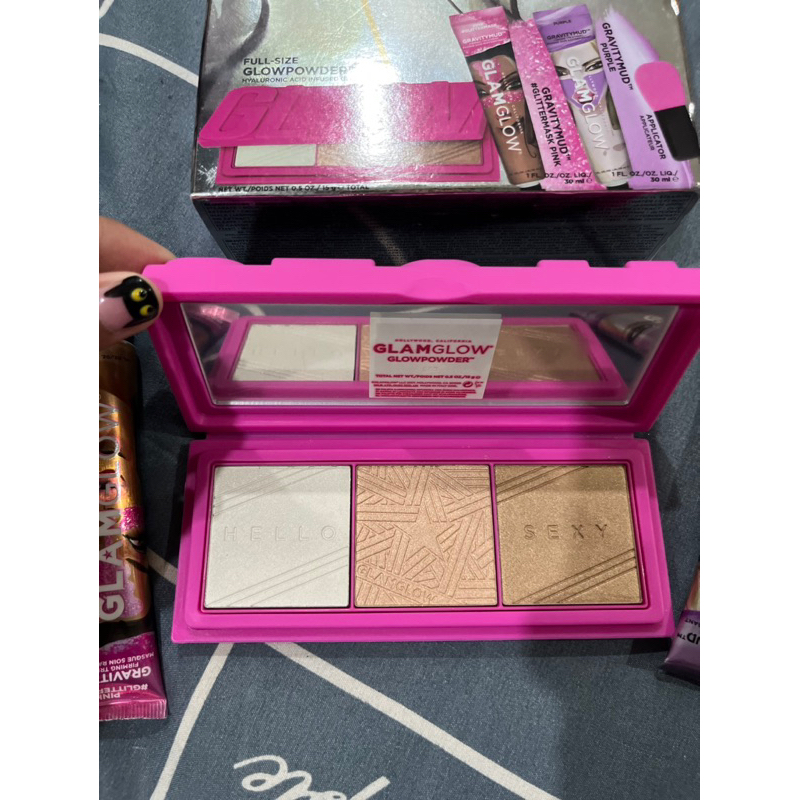 Set GlamGlow Highlight và 2 mặt nạ chống lão hoá