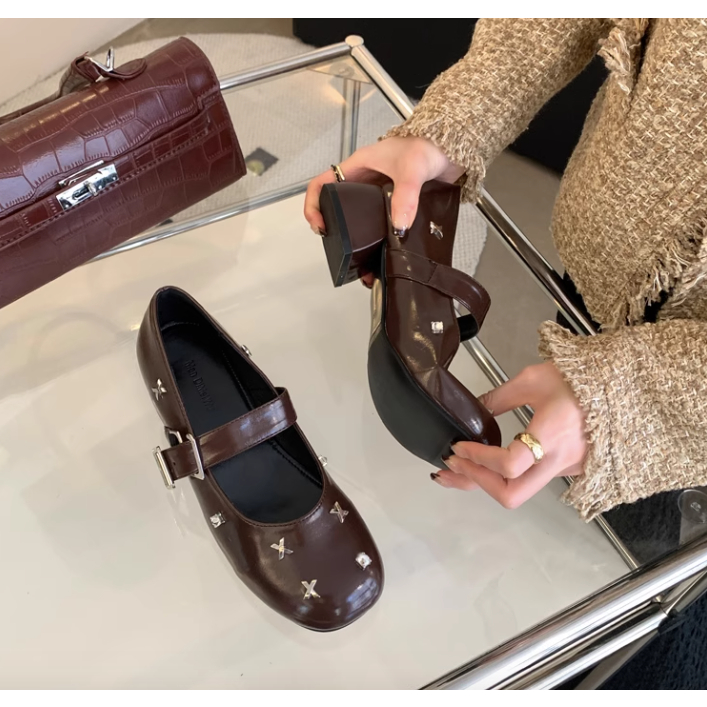 Giày Mary Jane mũi tròn đính đá một quai miệng nông đế phẳng màu đen mùa thu mới 2023 dành cho nữ