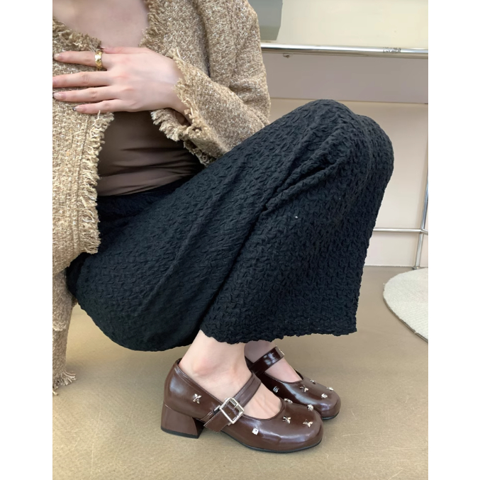 Giày Mary Jane mũi tròn đính đá một quai miệng nông đế phẳng màu đen mùa thu mới 2023 dành cho nữ