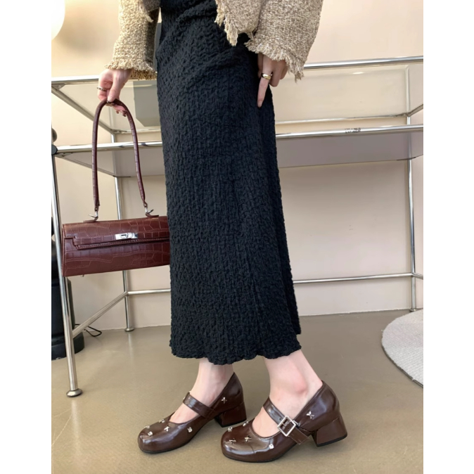 Giày Mary Jane mũi tròn đính đá một quai miệng nông đế phẳng màu đen mùa thu mới 2023 dành cho nữ