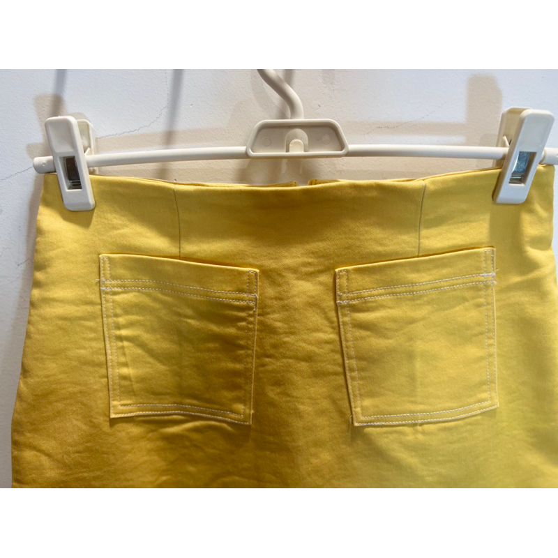 Chân váy Cara club