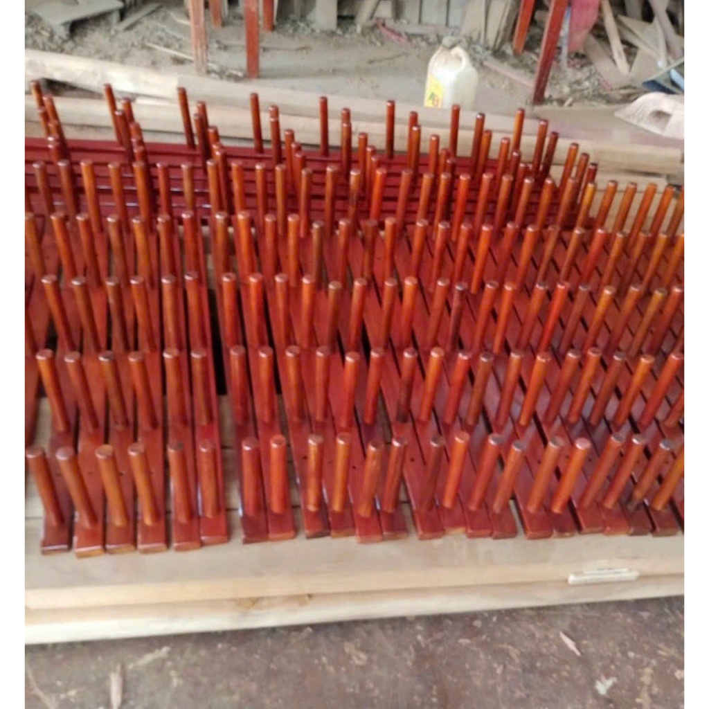 KỆ TREO THẢM GỖ LIM SIÊU CHẮC CHẮN