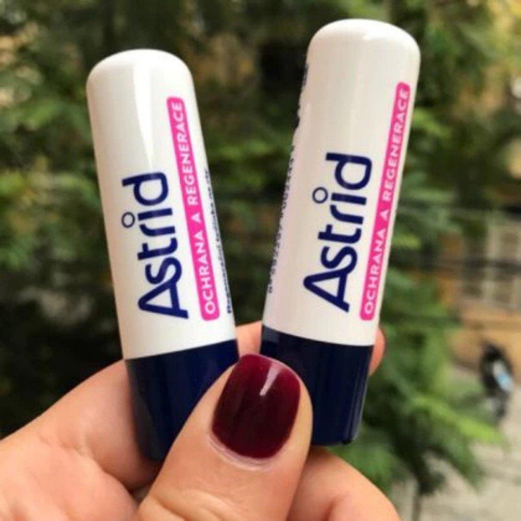 Son dưỡng môi mỡ hươu astrid 4.8g