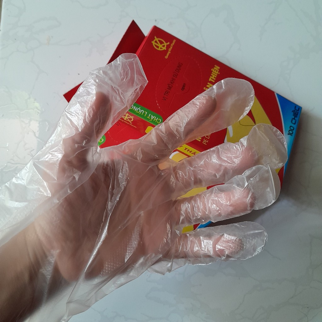 Hộp 100 chiếc găng tay nilon dùng 1 lần