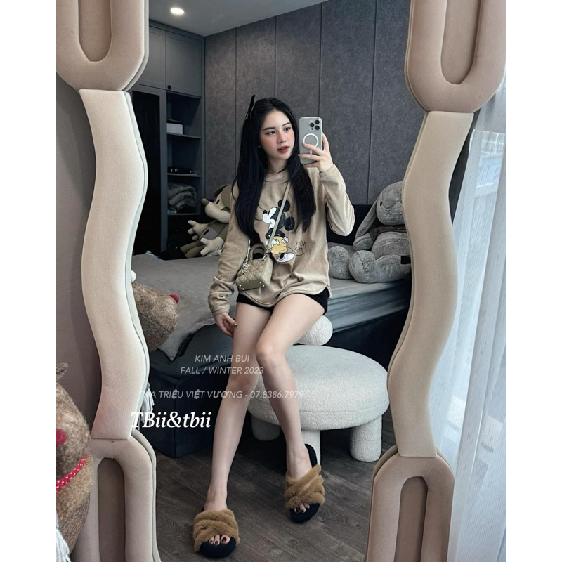 Áo Nhung Nâu Tây Hình Mickey Kim Anh Bùi