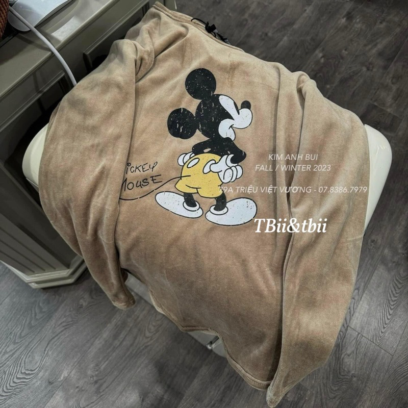 Áo Nhung Nâu Tây Hình Mickey Kim Anh Bùi