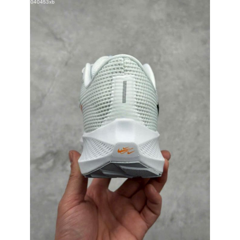 Giày thể thao Nike Zoom Pegasus 40 Premium tặng kèm vớ