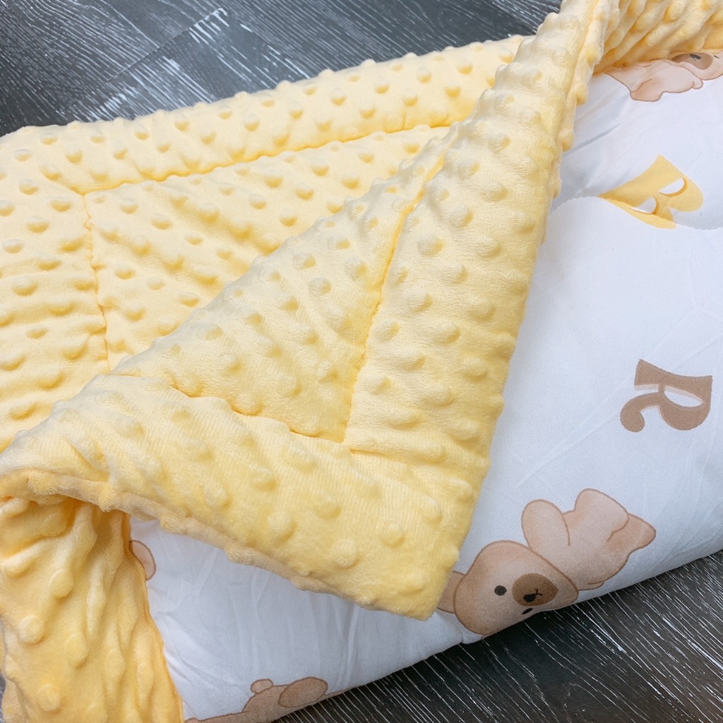 Chăn siêu nhẹ đắp mùa đông vải nhung 3D Đậu Đậu trần bông cao cấp mềm mại thoáng khí an toàn cho bé trai gái 110x140cm