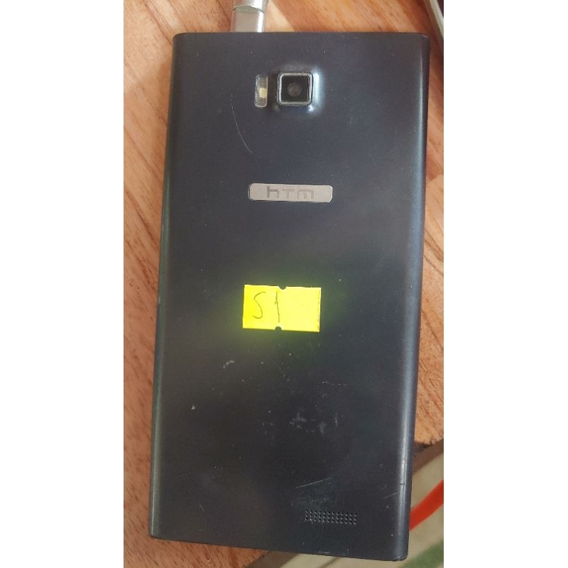 Điện Thoại htc như hình. xài bình thường