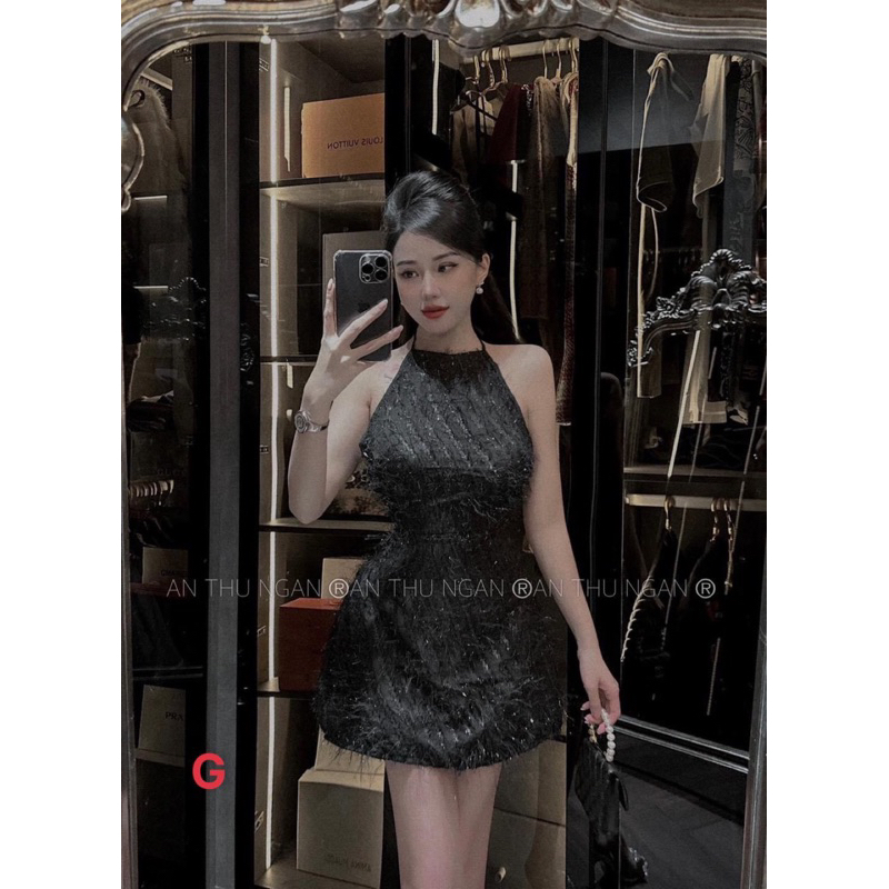 Đầm yếm lông cột dây nơ sau hở lưng 1 dây bản ngang dáng xòe nhẹ cực xinh