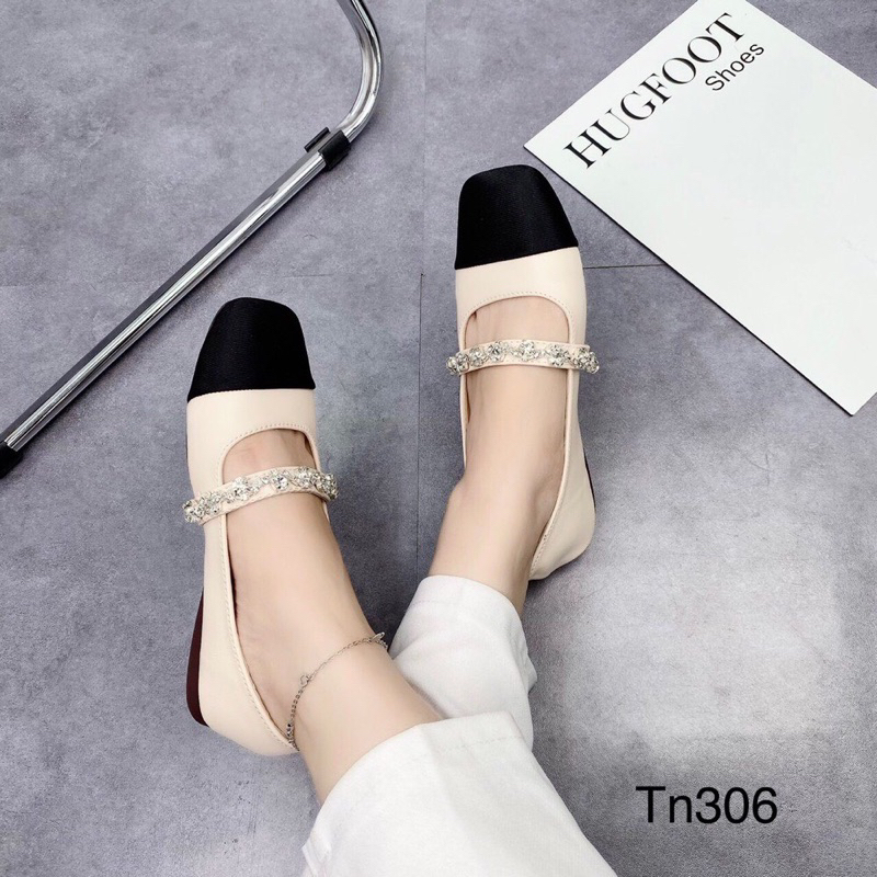 Giày bệt quai đá