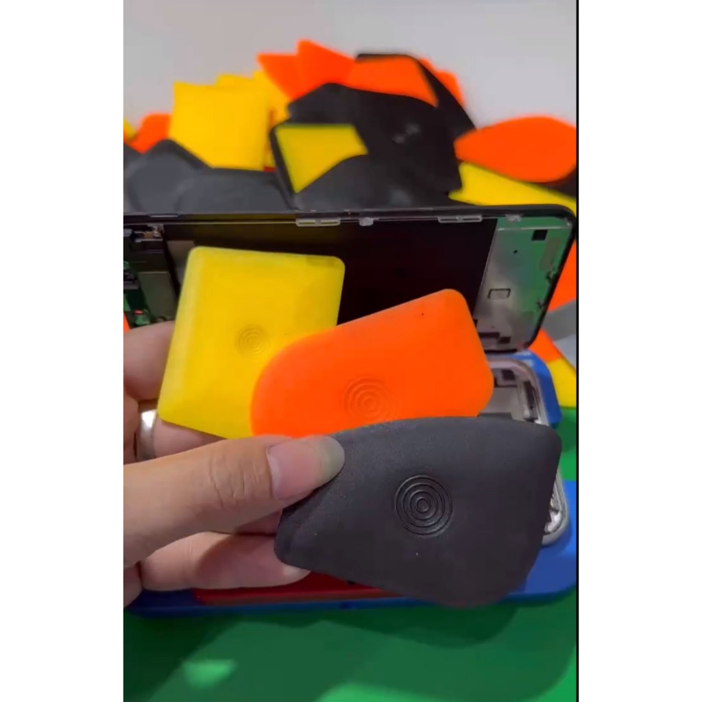 Miếng nhựa Cậy Pin