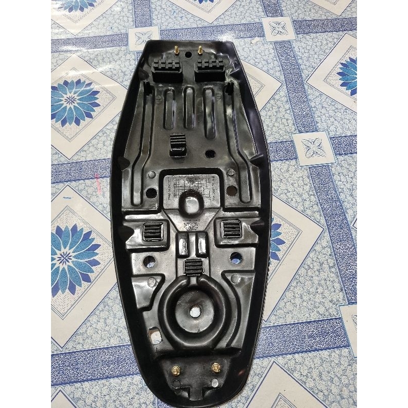 Đế nhựa yên xe Honda Dream cao, Dream thái