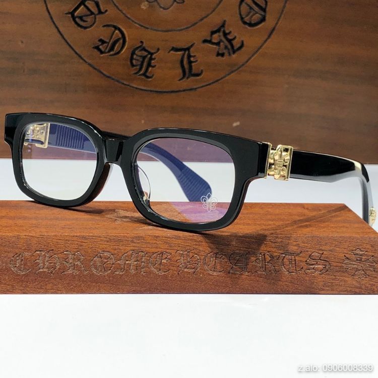 Gọng kính cận Chrome Hearts sành cho nam