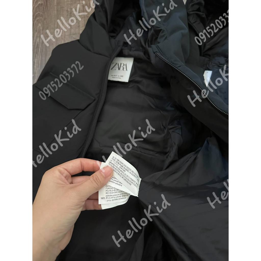 Áo gile phao đen chữ viền khoá ép cho bé