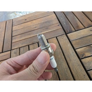 Bugi Denso Iridium Power - IU22 (chân dài)