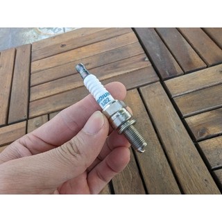 Bugi Denso Iridium Power - IU22 (chân dài)