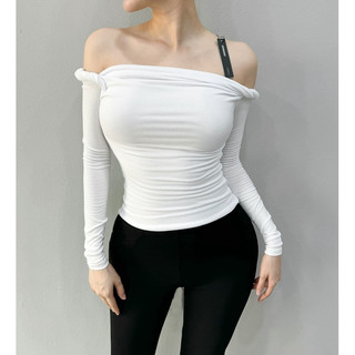 Áo croptop trễ vai xoắn ANNAKIKI -132