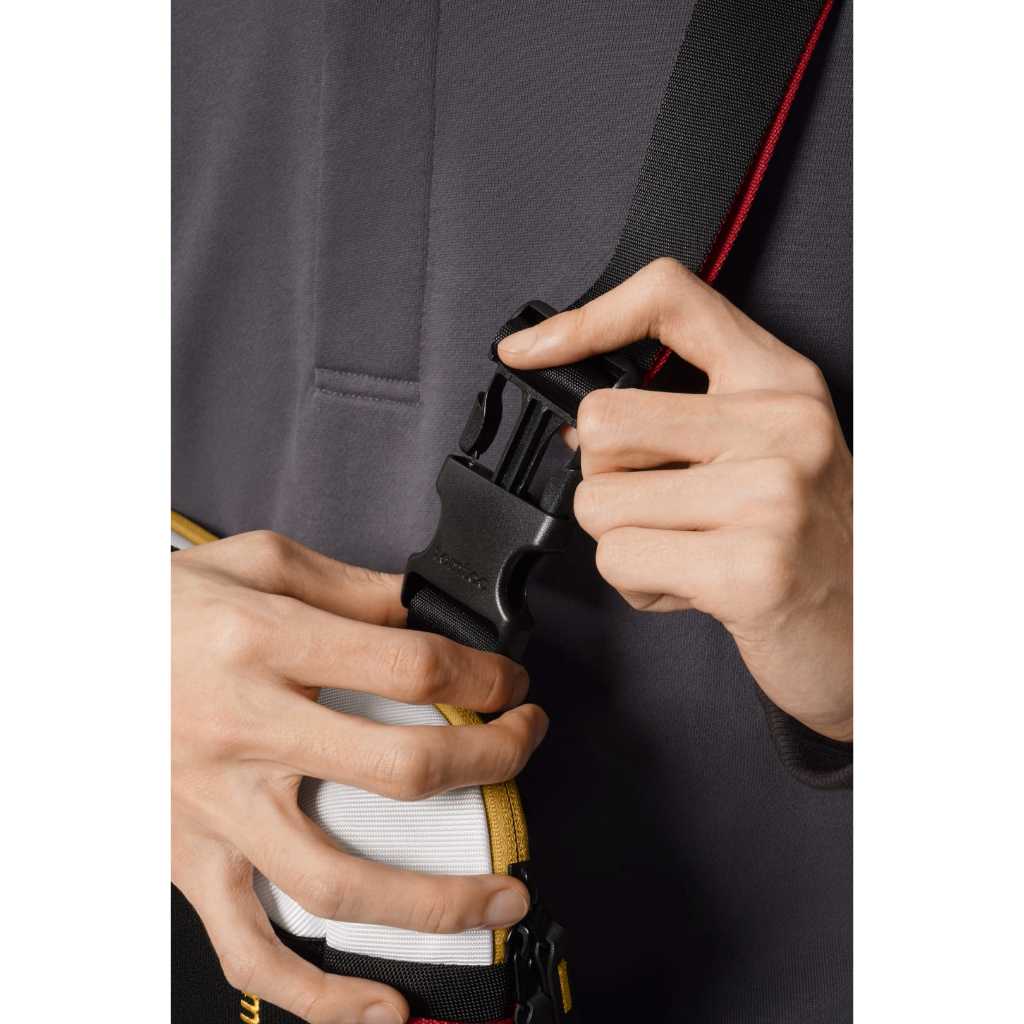 TÚI ĐEO CHÉO TOMTOC  MONSTER HUNTER ROYAL ORDER-THEMED EDC SLING BAG S, 4L – H02A4S1