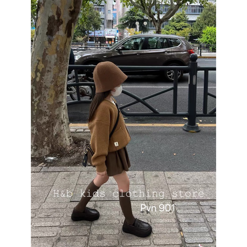 Váy bé gái , sét áo cardigan nâu tăm phối chân váy xếp ly sành điệu cho bé gái 10-30kg