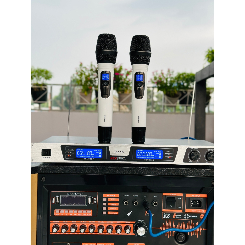 CTY MT Micro Không dây ULX 980 không hú rè rít mic cực hút nhẹ âm chuẩn siêu hay bảo hành 12 tháng