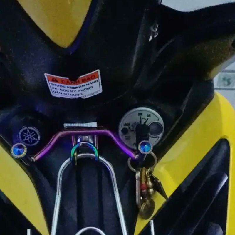 Móc treo đồ xe máy móc đôi móc 3 chấu titan - Inox chắc chắc, Tiền lợi