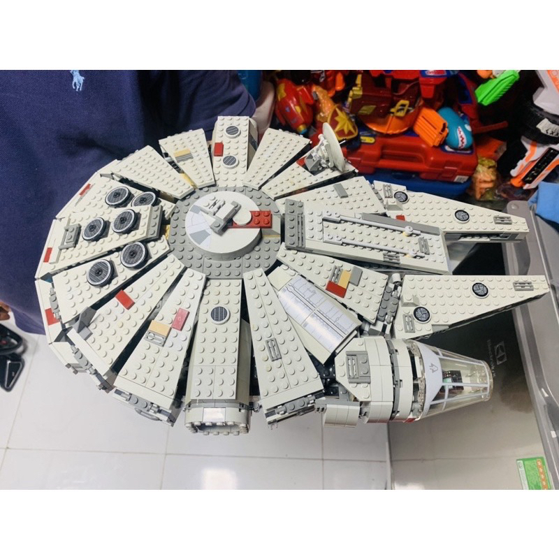 Đồ chơi Le go STAR WAR Phi thuyền Milennium Flacon 75105 chính hãng đã ráp như hình chụp