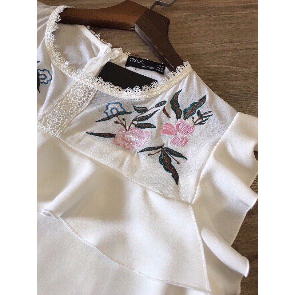 Đầmtrắng  dáng A thêu