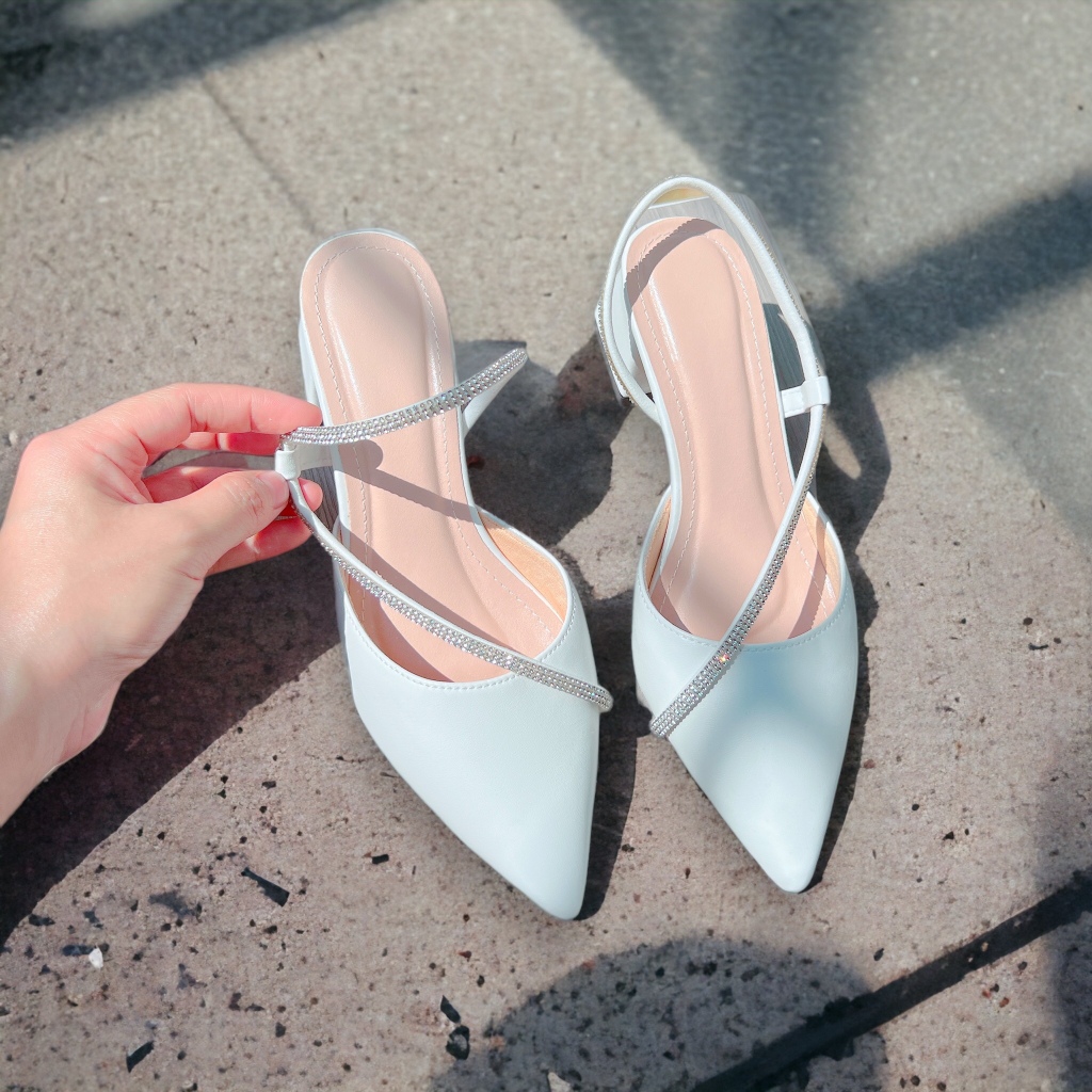 Giày bít mũi phối dây chéo đá 4.5cm - B18