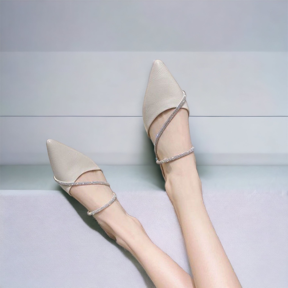 Giày bít mũi phối dây chéo đá 4.5cm - B18