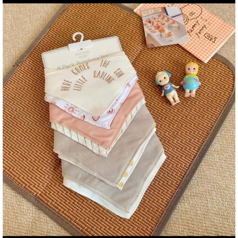 Set 10 yếm tam giác nỉ siêu dễ thương cho bé gái hàng quảng châu