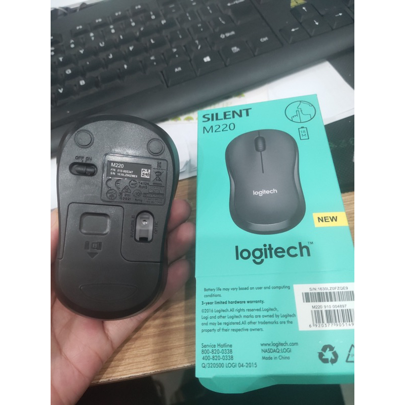 Chuột không dây Logitech M220 + tặng kèm pin Tcbest xịn sò, bao da giá tốt nhất shopee