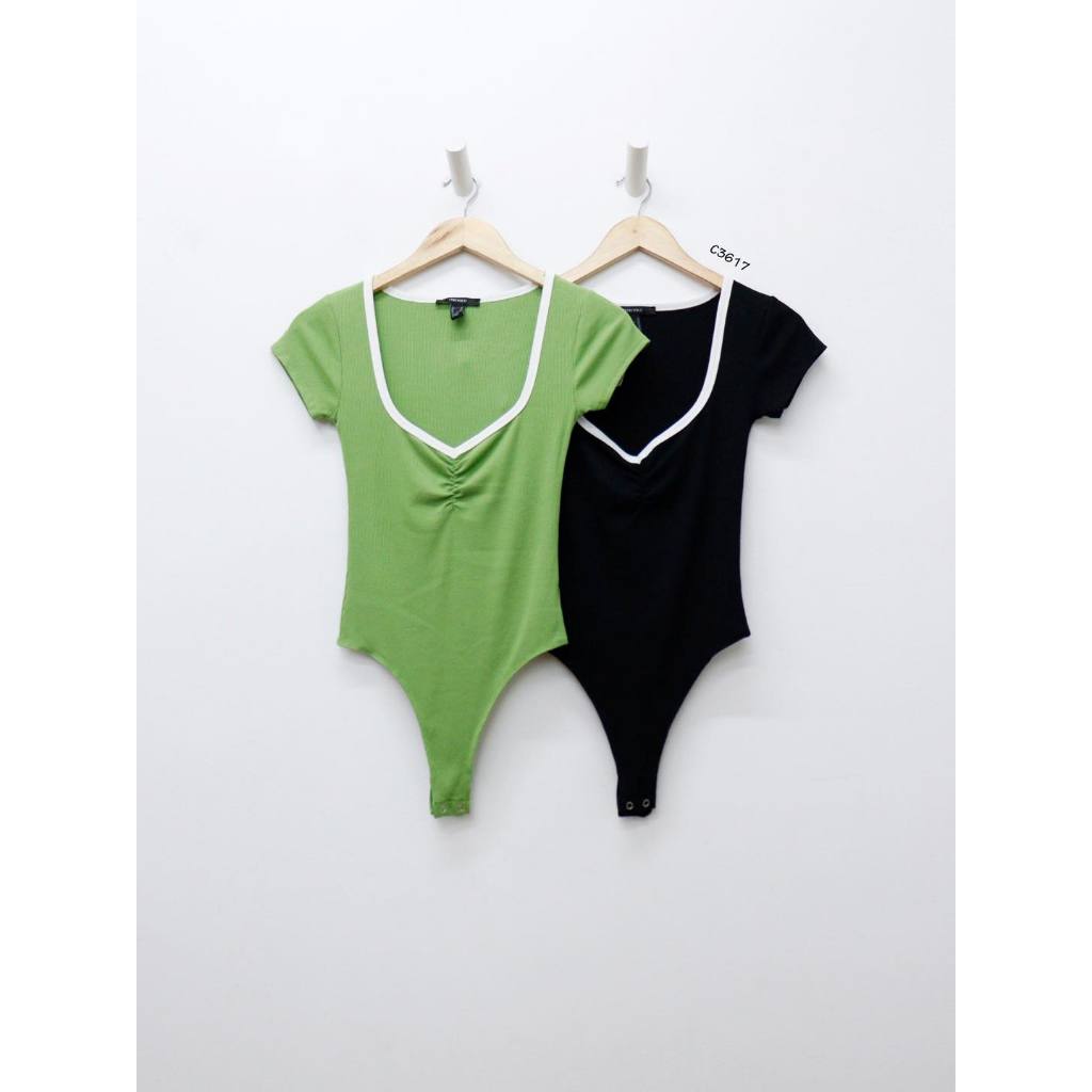 C3617 - 	Bodysuit thun gân F21 cổ V tay ngắn nhún thun trơn