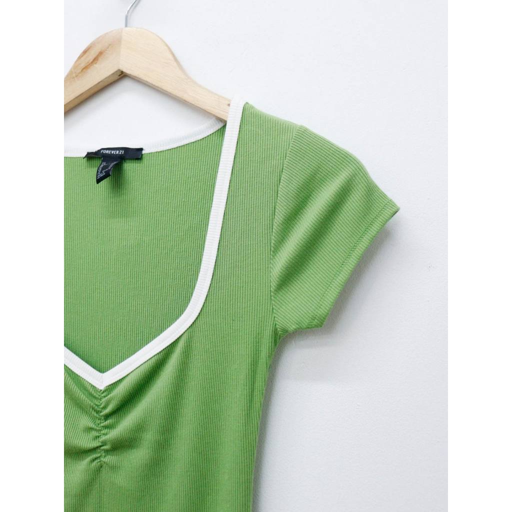 C3617 - 	Bodysuit thun gân F21 cổ V tay ngắn nhún thun trơn