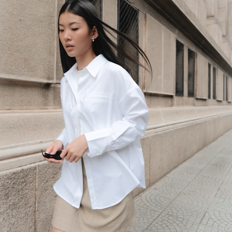 Sơ mi tay dài giấu nút kẻ sọc chất liệu bamboo mềm mại, thoáng mát, ít nhăn