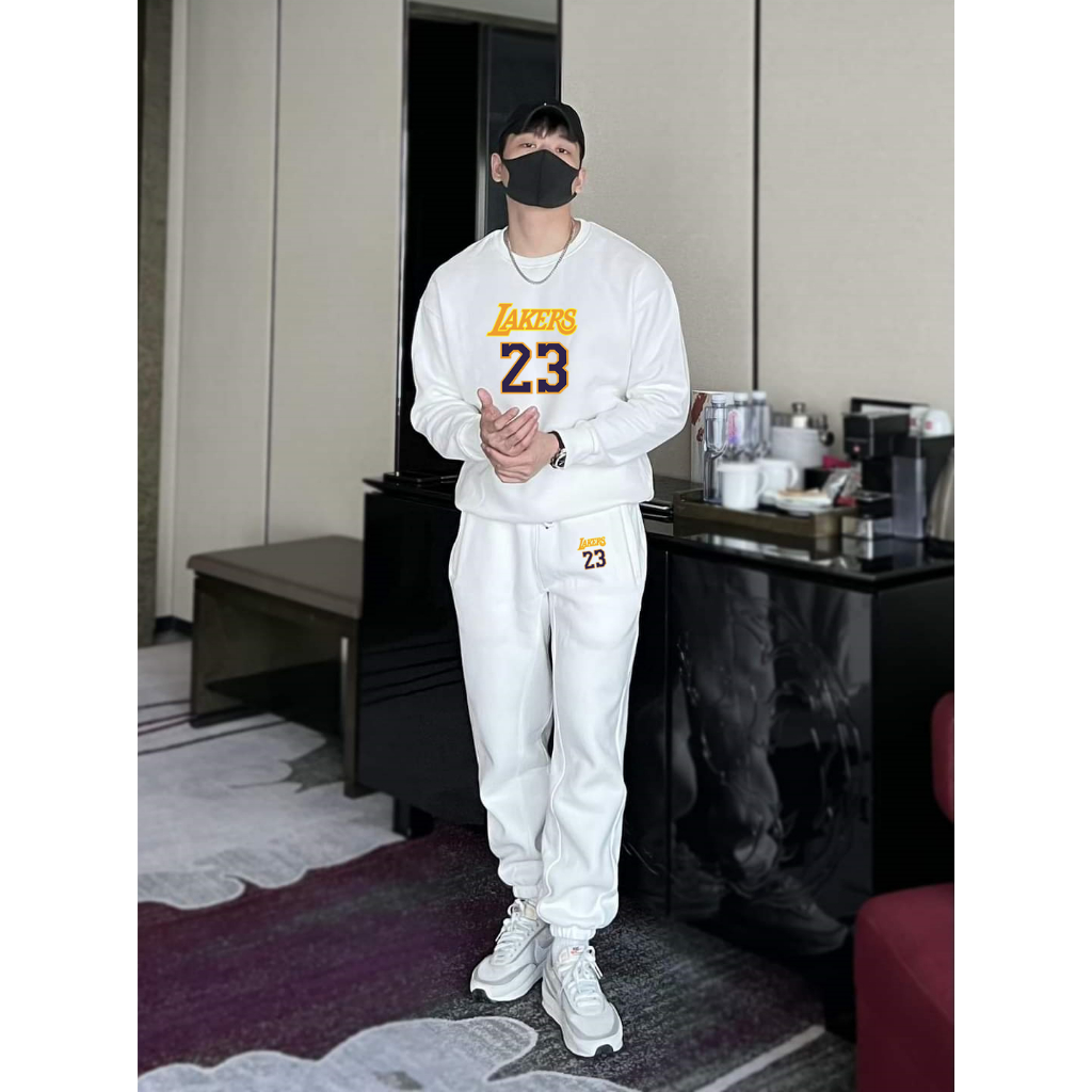Sét Bộ Đồ Nỉ Cổ Tròn Phối Lakers 23 Vàng Sành Điệu Phong Cách Thể Thao Trẻ Trung Chất Liệu Nỉ Ngoại 